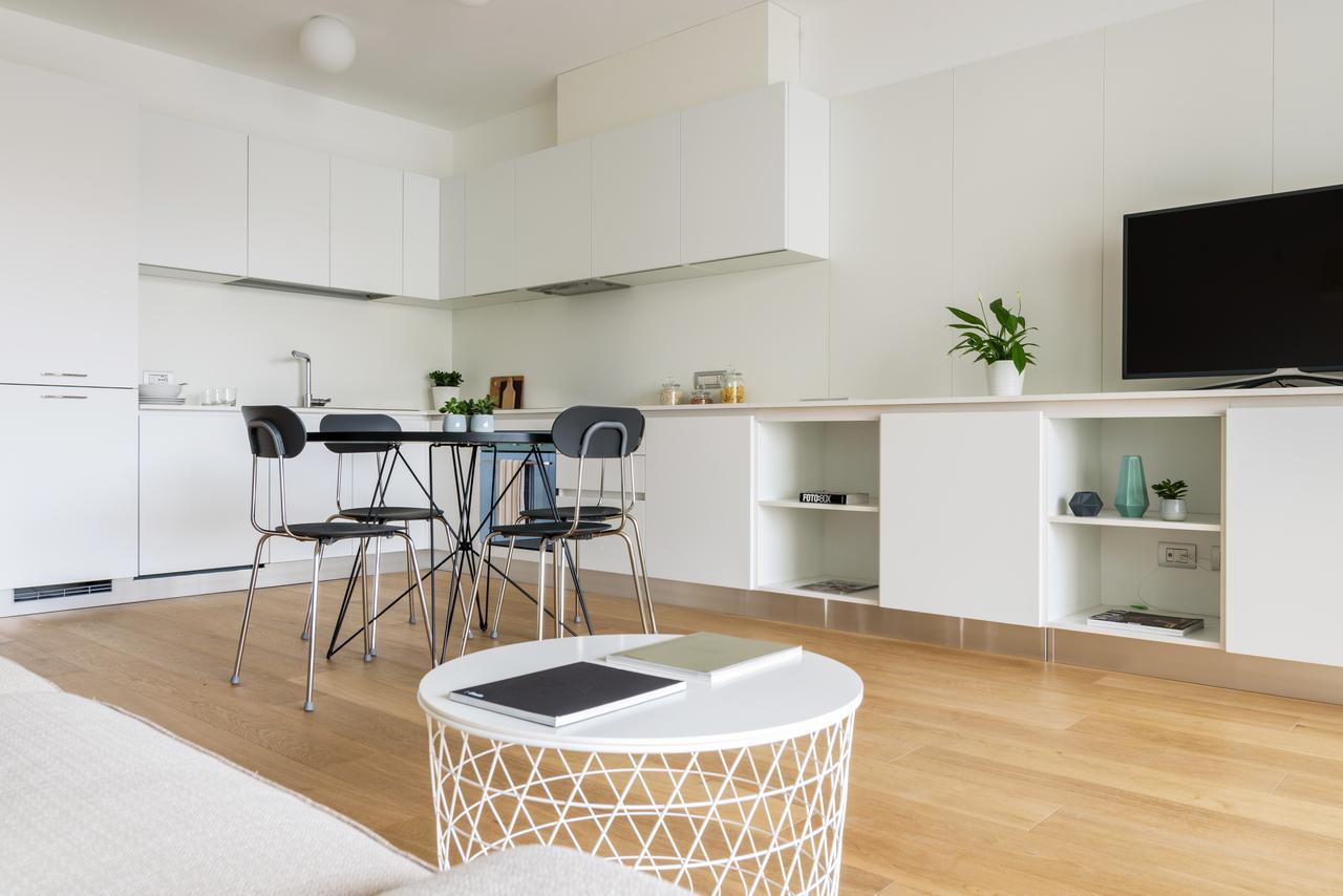 Altido Lovely 1-Bed Flat With Balcony & Free Parking Milán Exterior foto