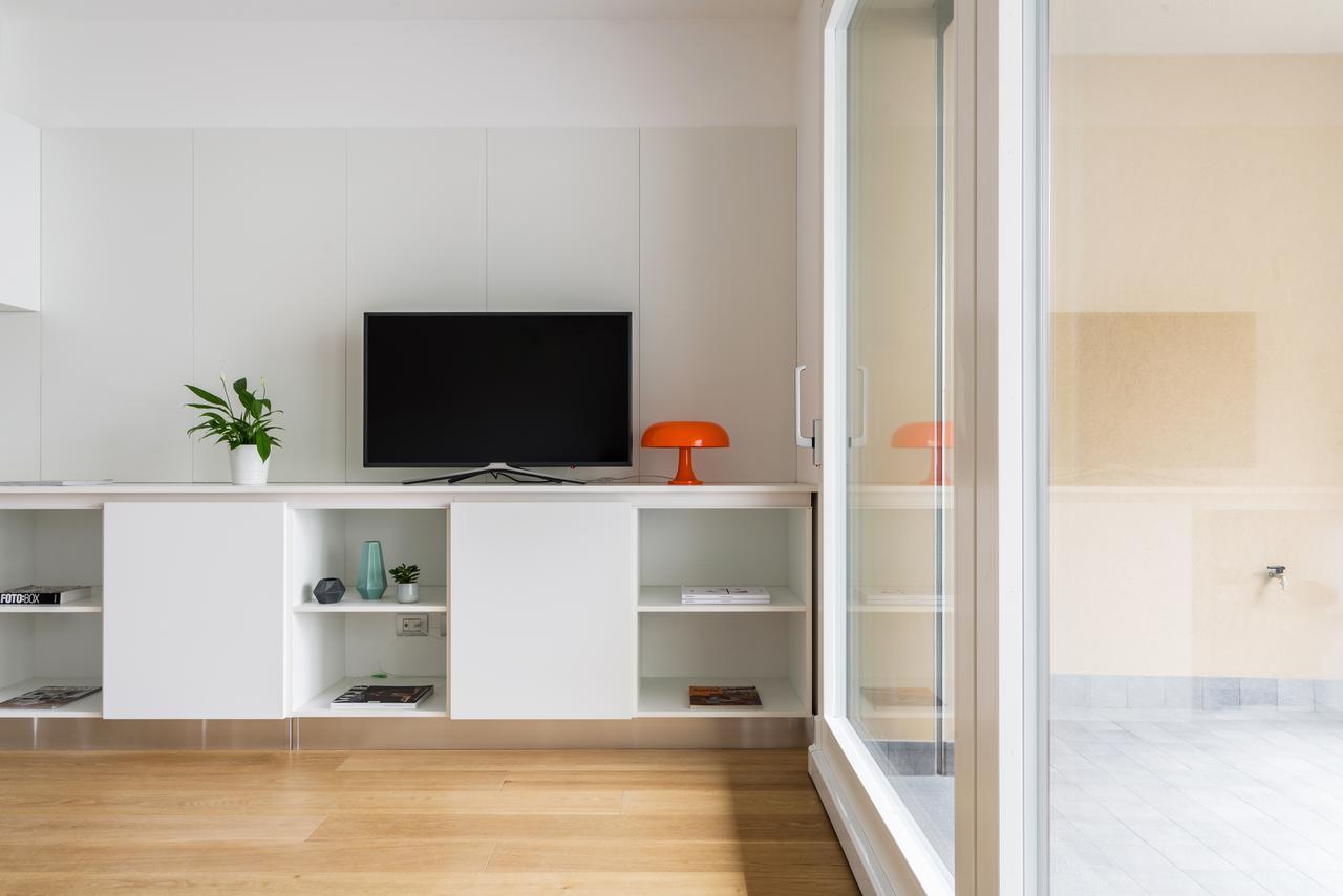 Altido Lovely 1-Bed Flat With Balcony & Free Parking Milán Exterior foto