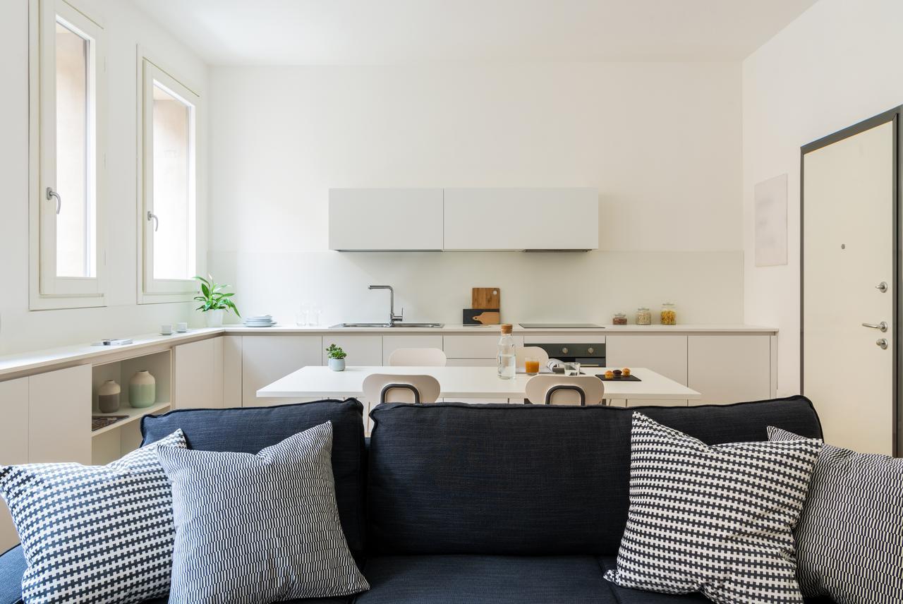 Altido Lovely 1-Bed Flat With Balcony & Free Parking Milán Exterior foto